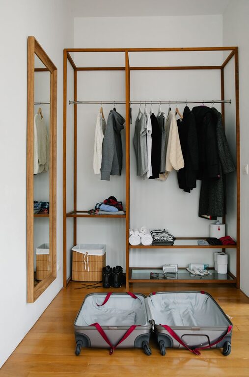 How to Store Seasonal Clothes Efficiently: Tips for a Clutter-Free Home